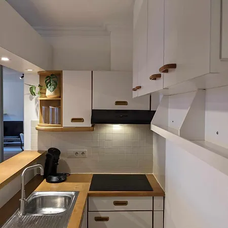 Appartement Vista Linda, Vlak Bij Zeedijk En Ostende